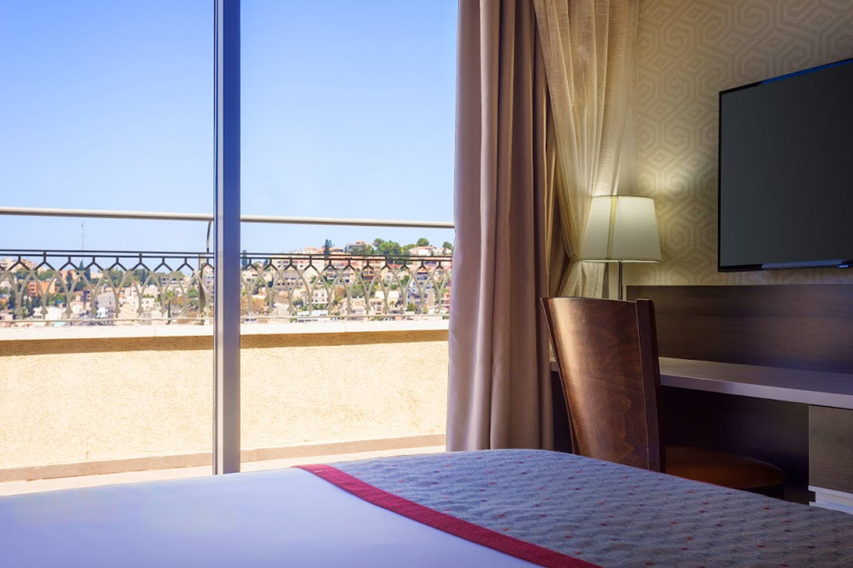 Hotel Ramada Nazareth - Suit Room